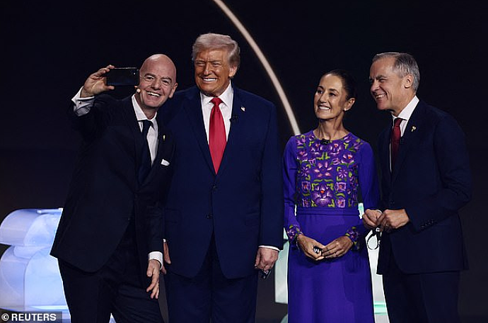 2026世界杯抽签揭晓！特朗普意外夺“和平奖”，CNN记者直播偷笑被全网听到（组图） - 2