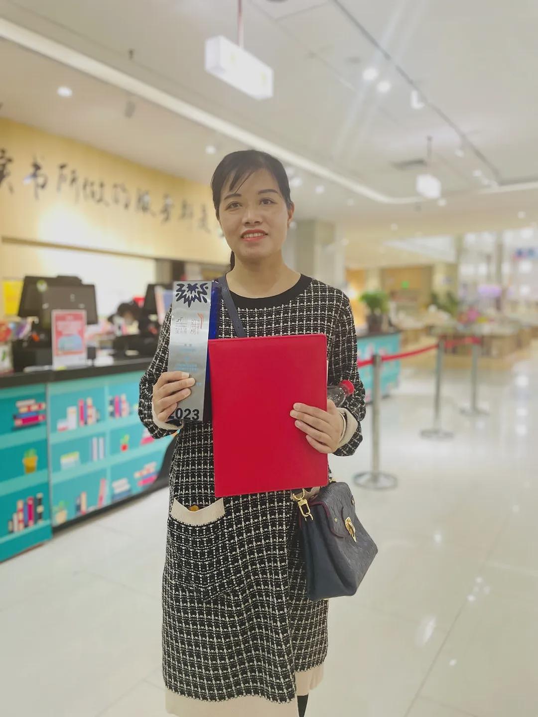 女诗人邬霞：没钱快把我逼疯了（组图） - 28