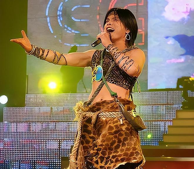 负债百万、露宿街头、装疯卖傻,星光大道草根歌手现状太落魄(组图) - 20