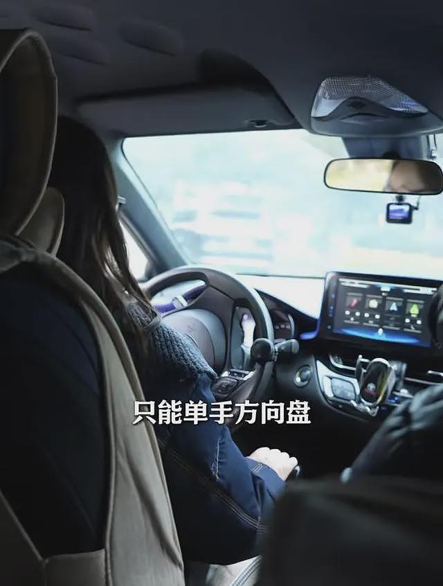 李亚鹏四女儿身份曝光，32岁985毕业在四川工作，高位截肢开改装车（组图） - 15
