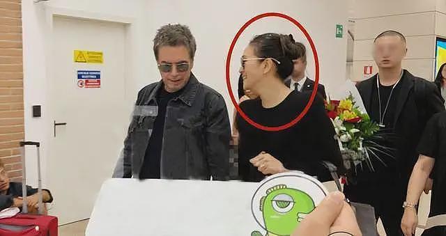 巩俐随马克龙吃烤鸭！与烤鸭师傅合影无明星架子，多次陪伴马克龙地位明显（组图） - 10