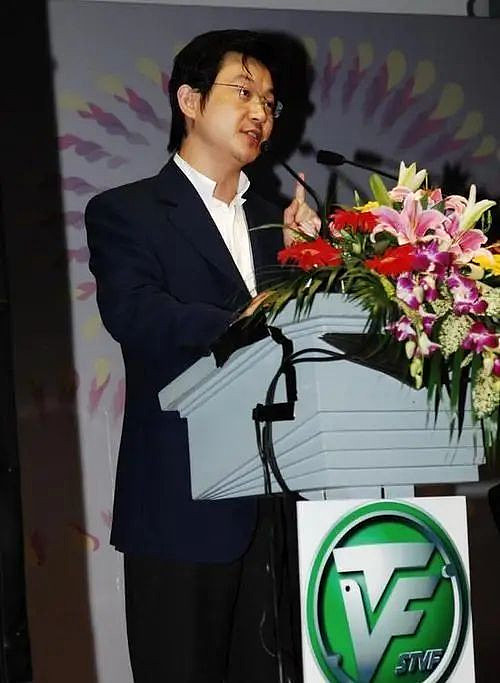 曾是上海知名主持人，离开上海台后成百亿总裁（组图） - 19