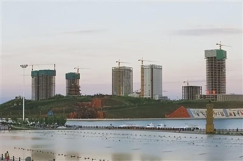 被全国嘲笑十年！昔日“鬼城”如今挤满人（组图） - 3