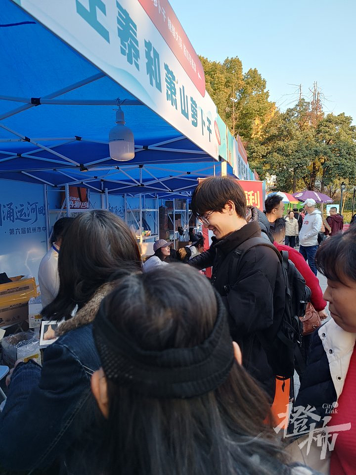 一整缸3年陈“萧山萝卜干”参展时被偷！警察迅速找到偷菜人，网友：突然想过来尝一尝……（组图） - 8