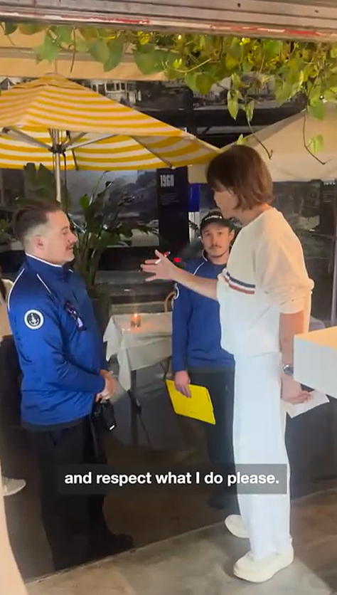 是个狠人！澳洲亚裔餐厅女老板靠会吵架，竟意外爆火！众人慕名而去（组图） - 9