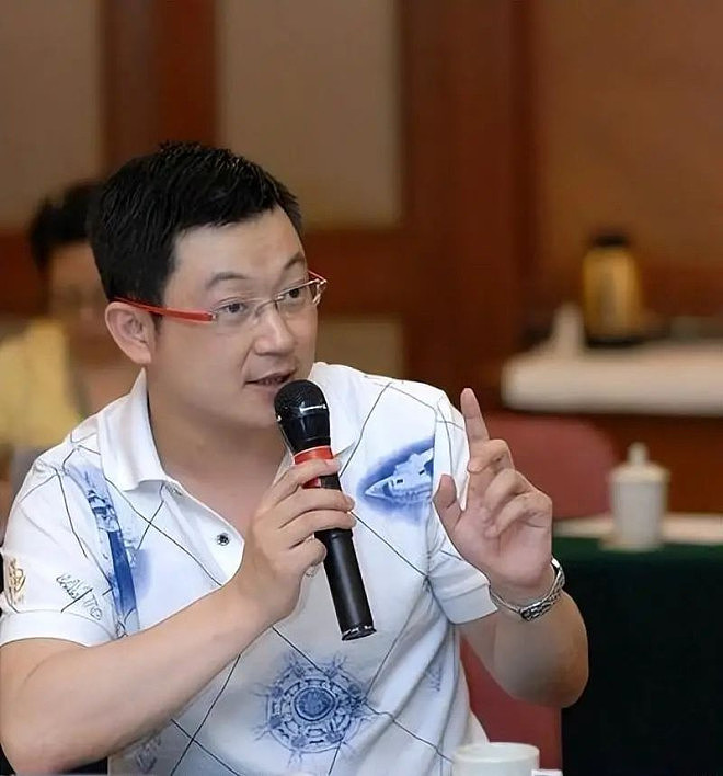 曾是上海知名主持人，离开上海台后成百亿总裁（组图） - 5