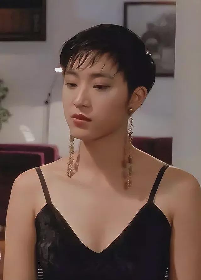 58岁陈法蓉出席发布会，颜值下跌老到不敢认，皮松肉垮脸还肿（组图） - 4