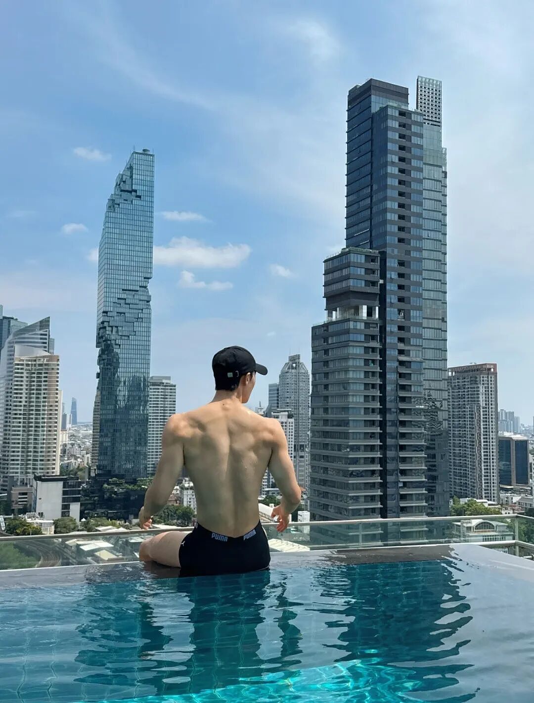 【帅哥】深圳185超帅肌肉男模被金主看上？男模直言不缺那点...（组图） - 12