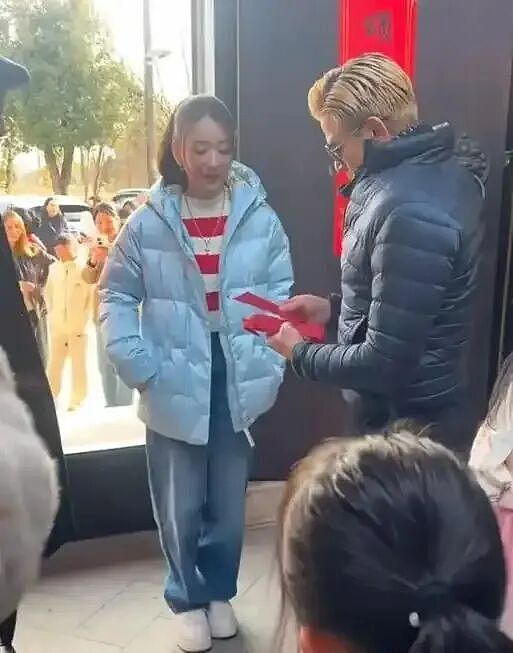 嫁天王被骂“捞女”，婚礼被嘲寒酸，方媛用8年婚姻打了多少人的脸？（组图） - 26