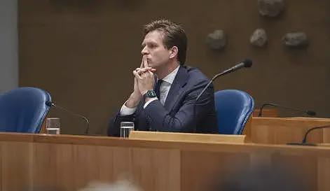 荷兰大臣承认：没想到中方真的叫停芯片出口（组图） - 1