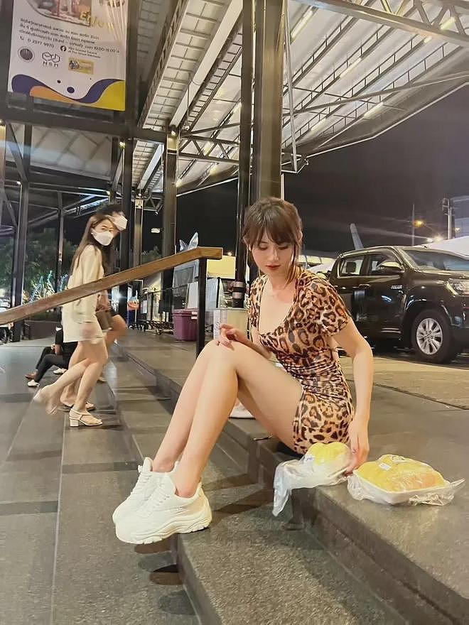 【美女】国产女模特172高挑身材，火辣身姿，尺度大（组图） - 4
