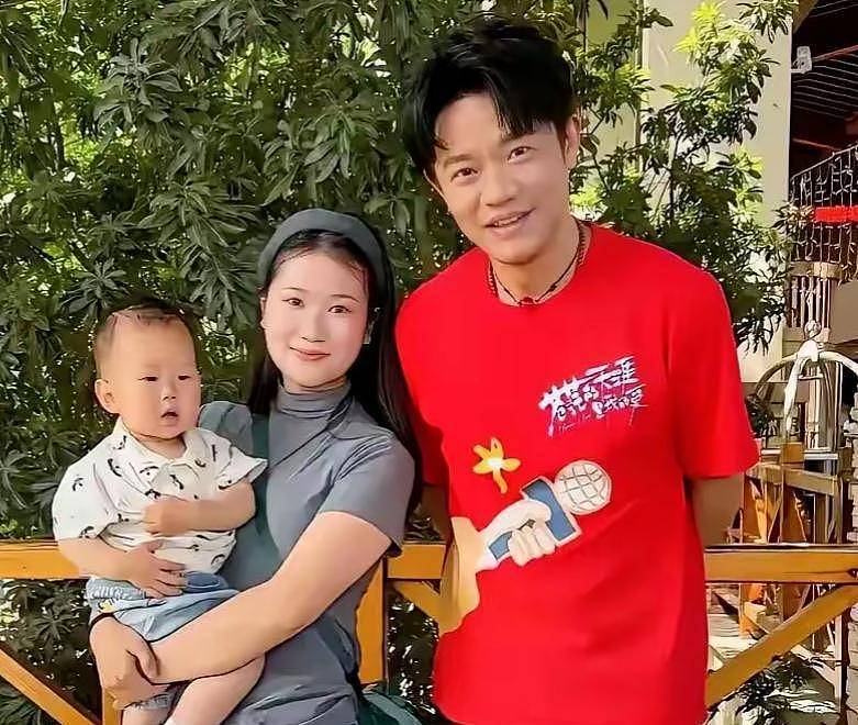 凤凰传奇会解散吗?玲花的态度早已有了答案(组图) - 11
