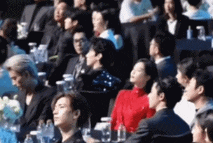 杨幂三次活动碰到魏大勋，每次都偷瞄男方，她为何会显得意难平？（组图） - 9