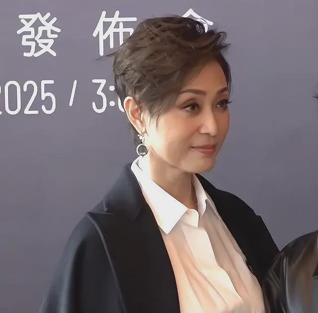 58岁陈法蓉出席发布会，颜值下跌老到不敢认，皮松肉垮脸还肿（组图） - 16