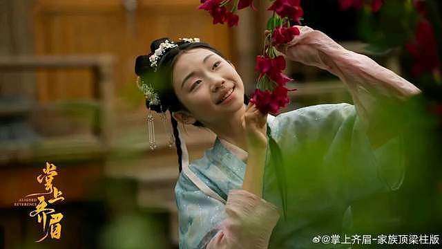 72岁知名老戏骨，连发三条动态支持外孙女新戏，网友：内娱要完了（组图） - 5