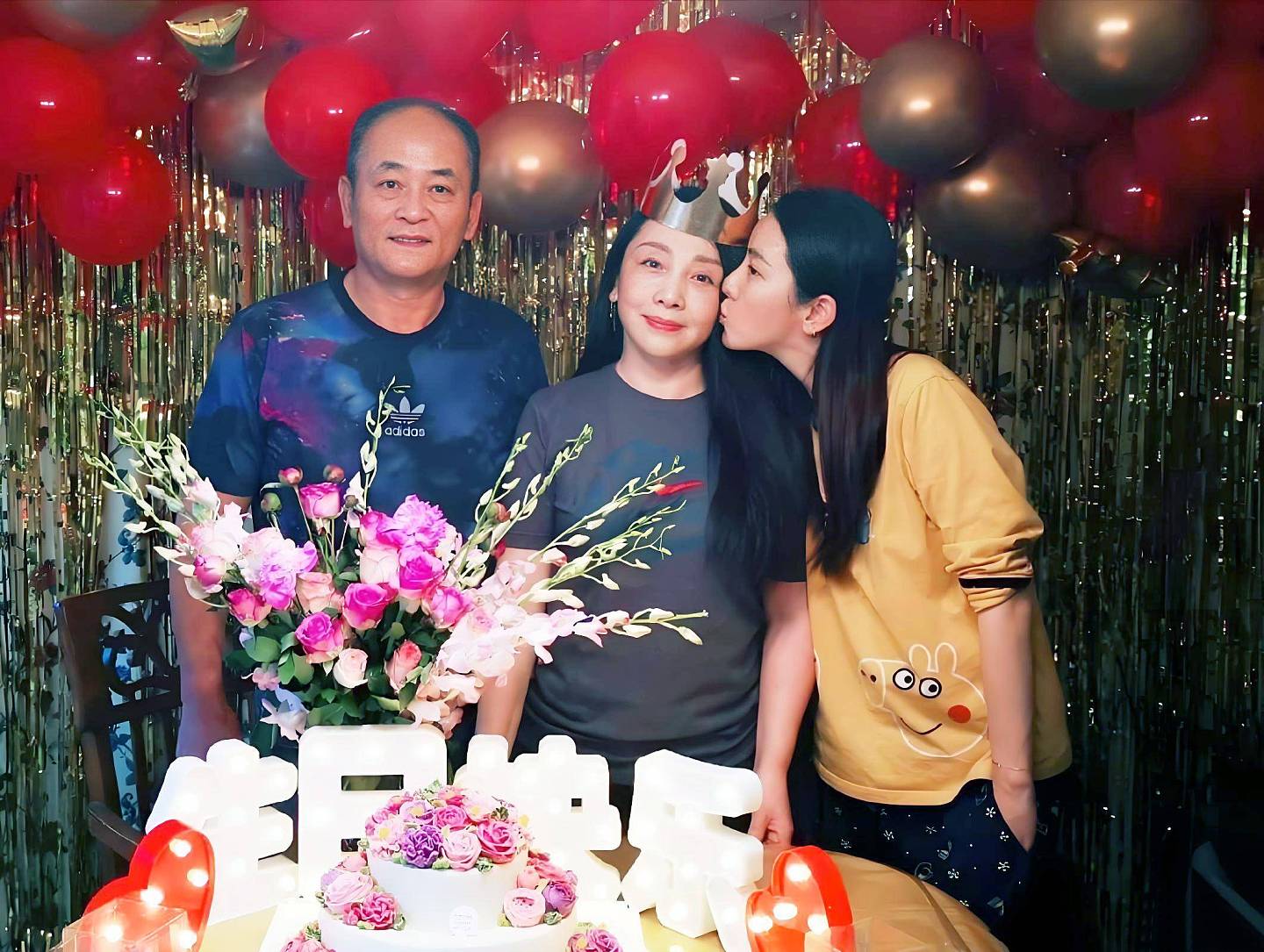 李思思离开央视两年!她不再失眠,热衷直播带货(组图) - 2