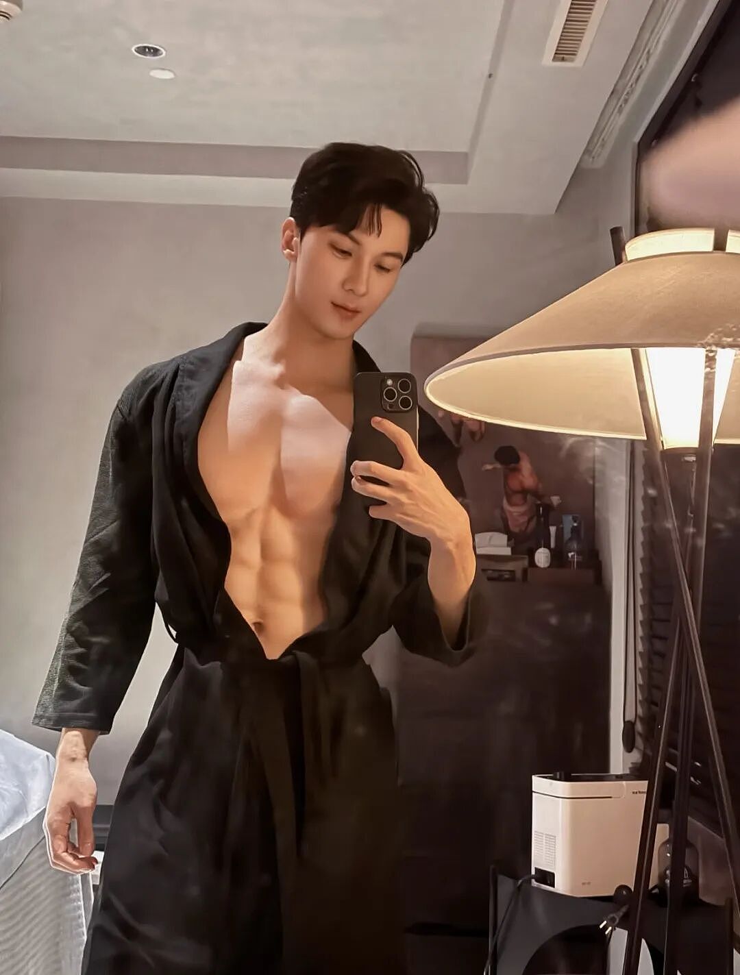 【帅哥】深圳185超帅肌肉男模被金主看上？男模直言不缺那点...（组图） - 7