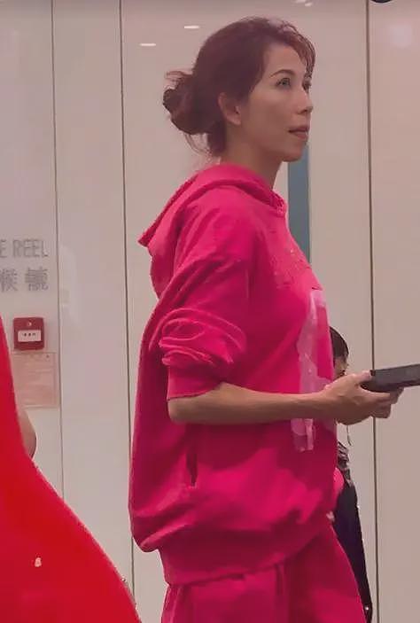 58岁陈法蓉出席发布会，颜值下跌老到不敢认，皮松肉垮脸还肿（组图） - 22