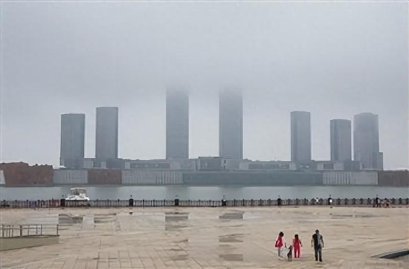 被全国嘲笑十年！昔日“鬼城”如今挤满人（组图） - 1