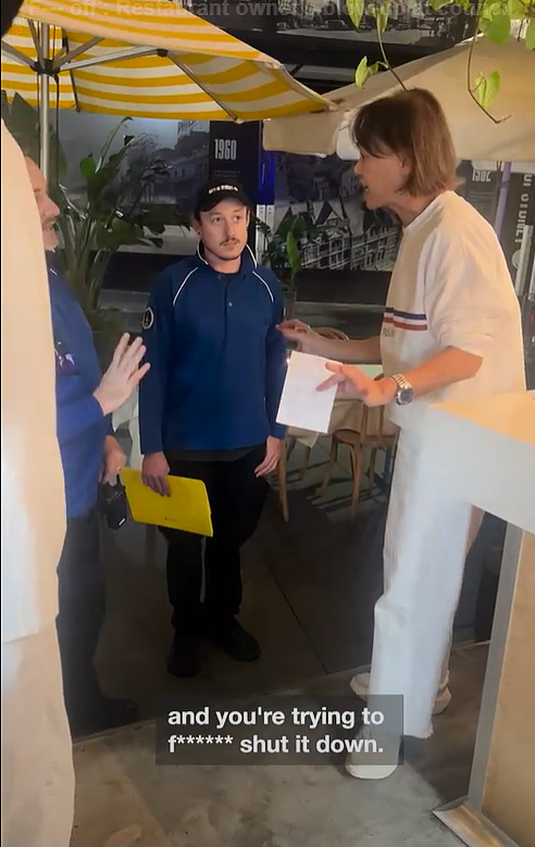 是个狠人！澳洲亚裔餐厅女老板靠会吵架，竟意外爆火！众人慕名而去（组图） - 10