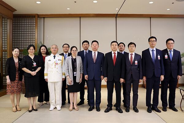 陆新任驻菲大使井泉履新,坦言“任务很重”要让中菲关系不恶化(图) - 1