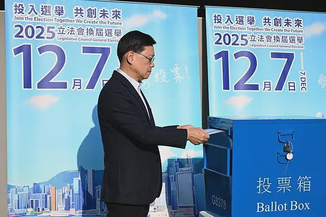 香港立法会选举:宏福苑大火后如期举行,港府称支援灾民需立法会配合与监督(组图) - 3