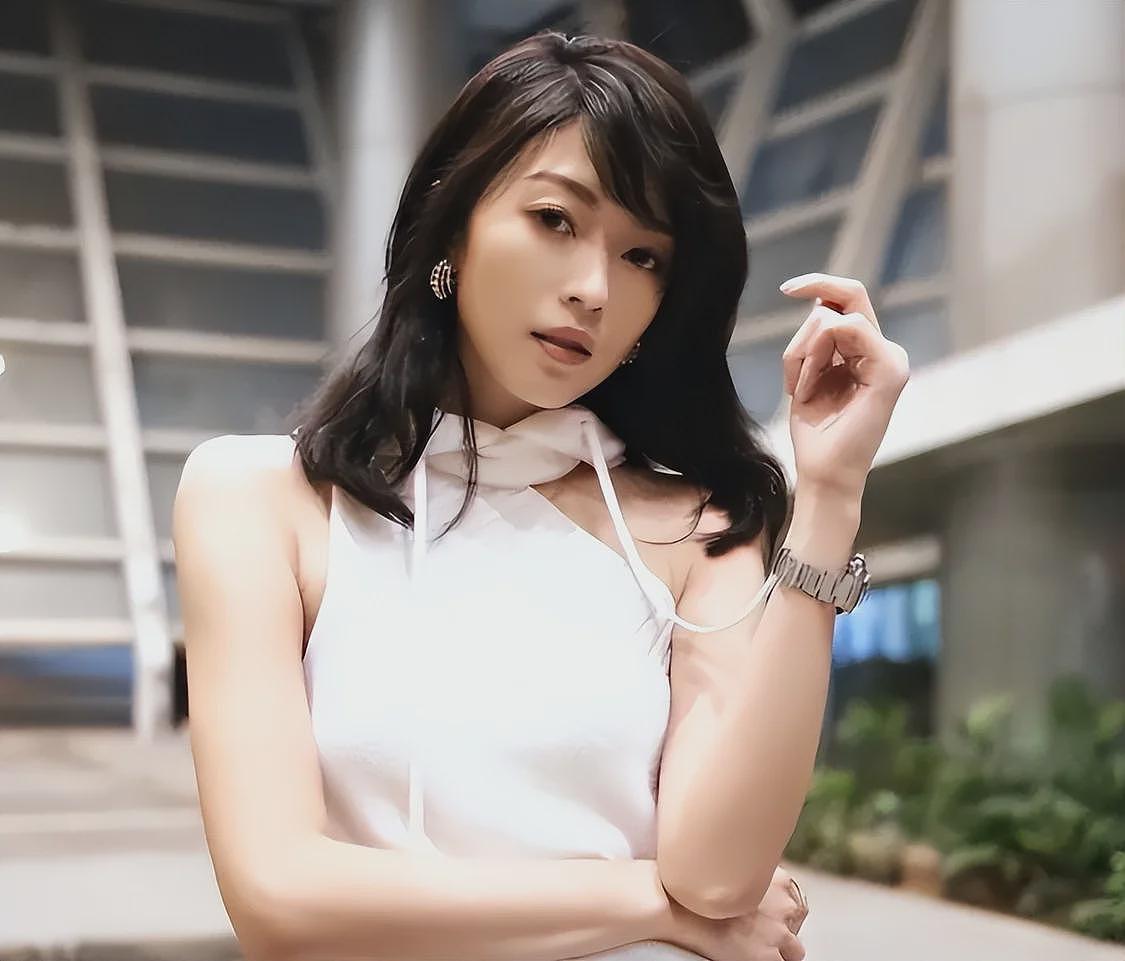 4年交往19位男友，声名狼藉的连诗雅如今结婚生子，转型贤妻良母（组图） - 15