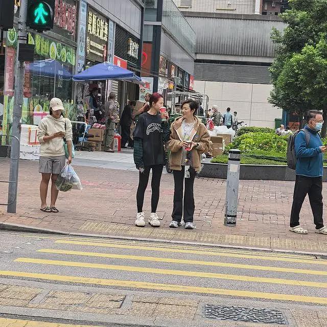 58岁陈法蓉出席发布会，颜值下跌老到不敢认，皮松肉垮脸还肿（组图） - 12