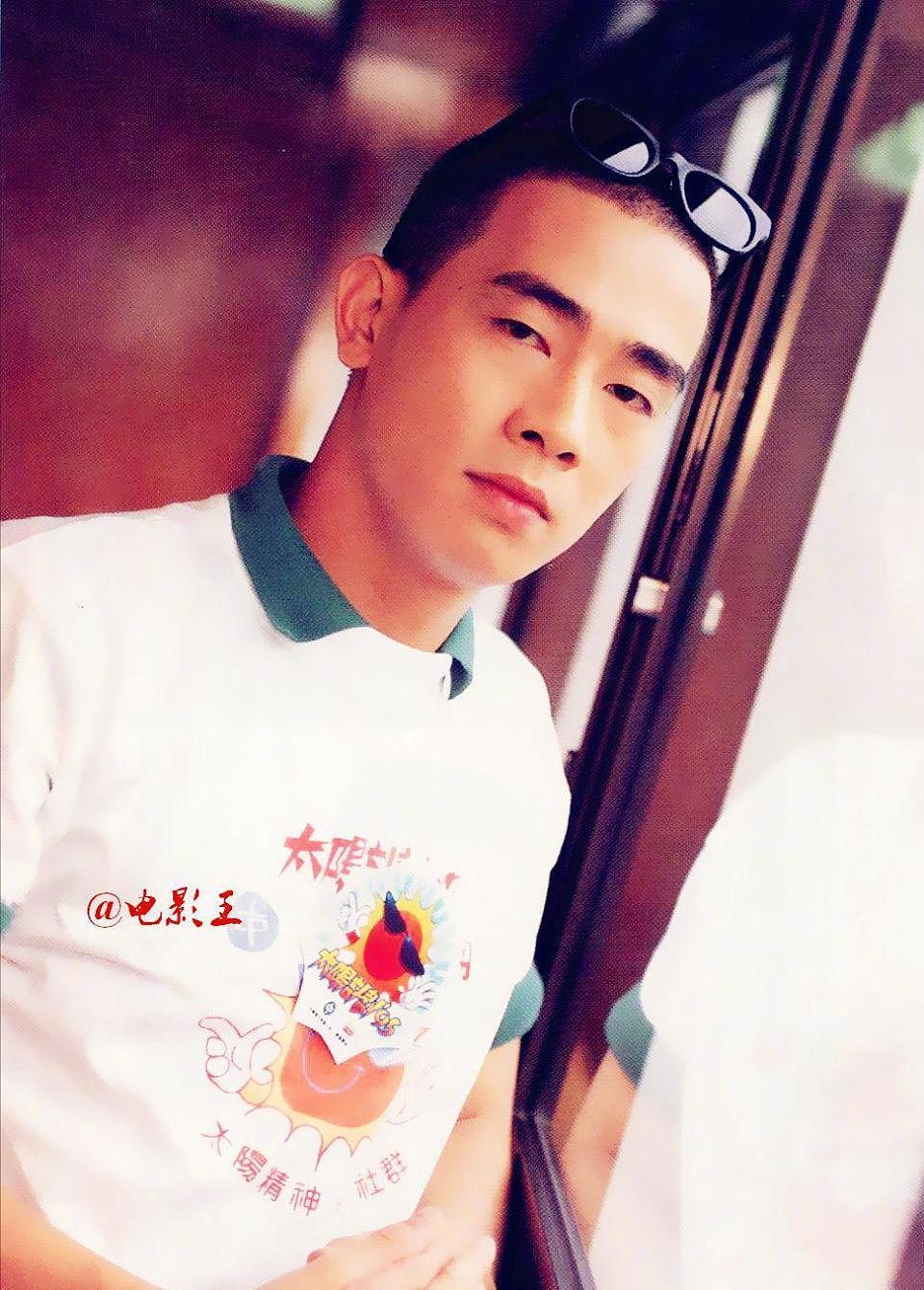 从“备胎歌王”到人生赢家，陈小春如何将一手烂牌打成王炸？（组图） - 9