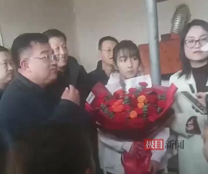 13岁女孩爬冰救人，被救男童家长：上门送酬金遭拒（组图） - 3