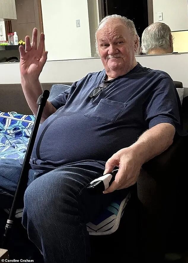 梅根父亲大腿堵塞30厘米血栓被迫截肢！喊话临死前求见一面，梅根：……（组图） - 4
