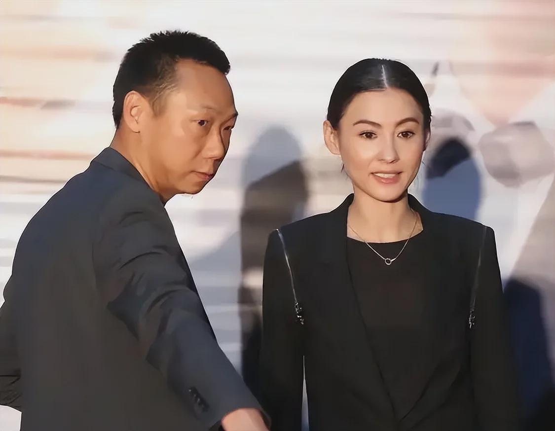 庭审对峙!张柏芝被干爹追讨1200万,谢霆锋划清界限,谢贤早有准备(组图) - 12