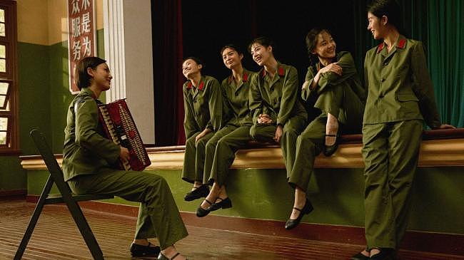 解读中国电影《芳华》影片暴红 ，点阅量3700万遭B站下架！胡锡进发声（视频/图） - 2