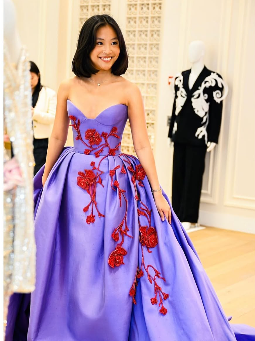 吴君如女儿闪耀巴黎！2025巴黎名媛舞会举办，公主扎堆号称世界最难进…（组图） - 7