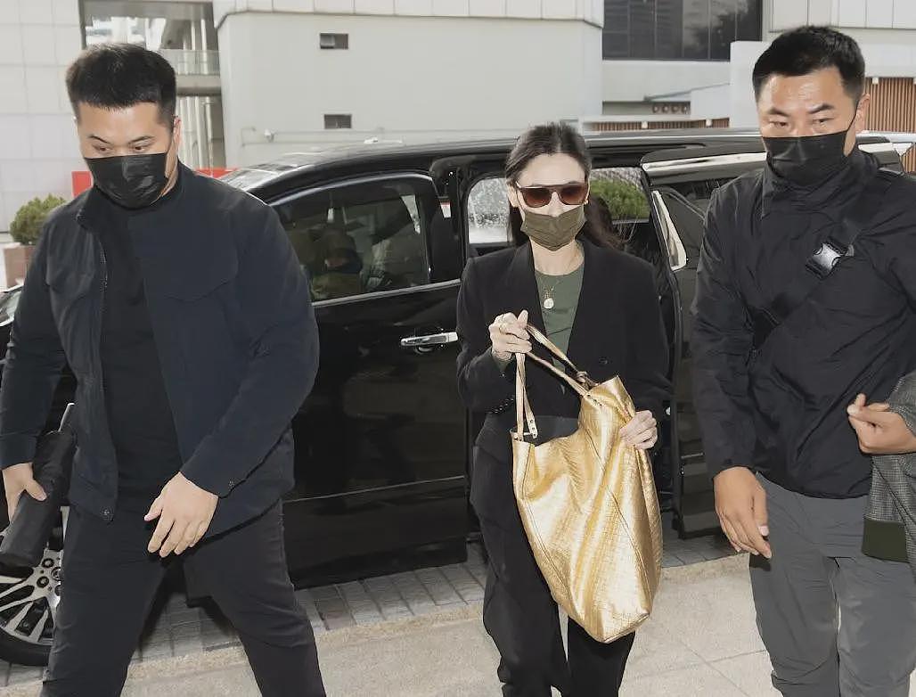 庭审对峙!张柏芝被干爹追讨1200万,谢霆锋划清界限,谢贤早有准备(组图) - 2