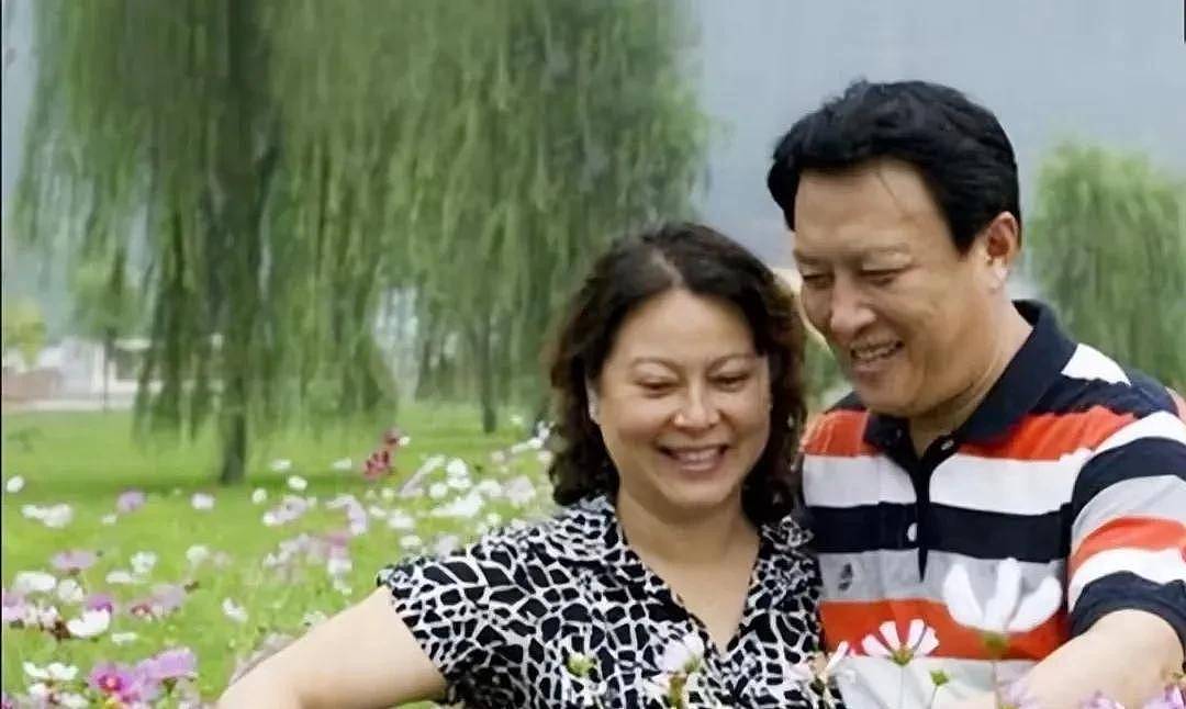 唐国强和前妻旧照，女儿很可爱，孙涛笑得很开心（组图） - 20