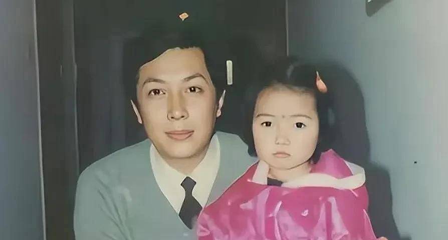 唐国强和前妻旧照，女儿很可爱，孙涛笑得很开心（组图） - 16
