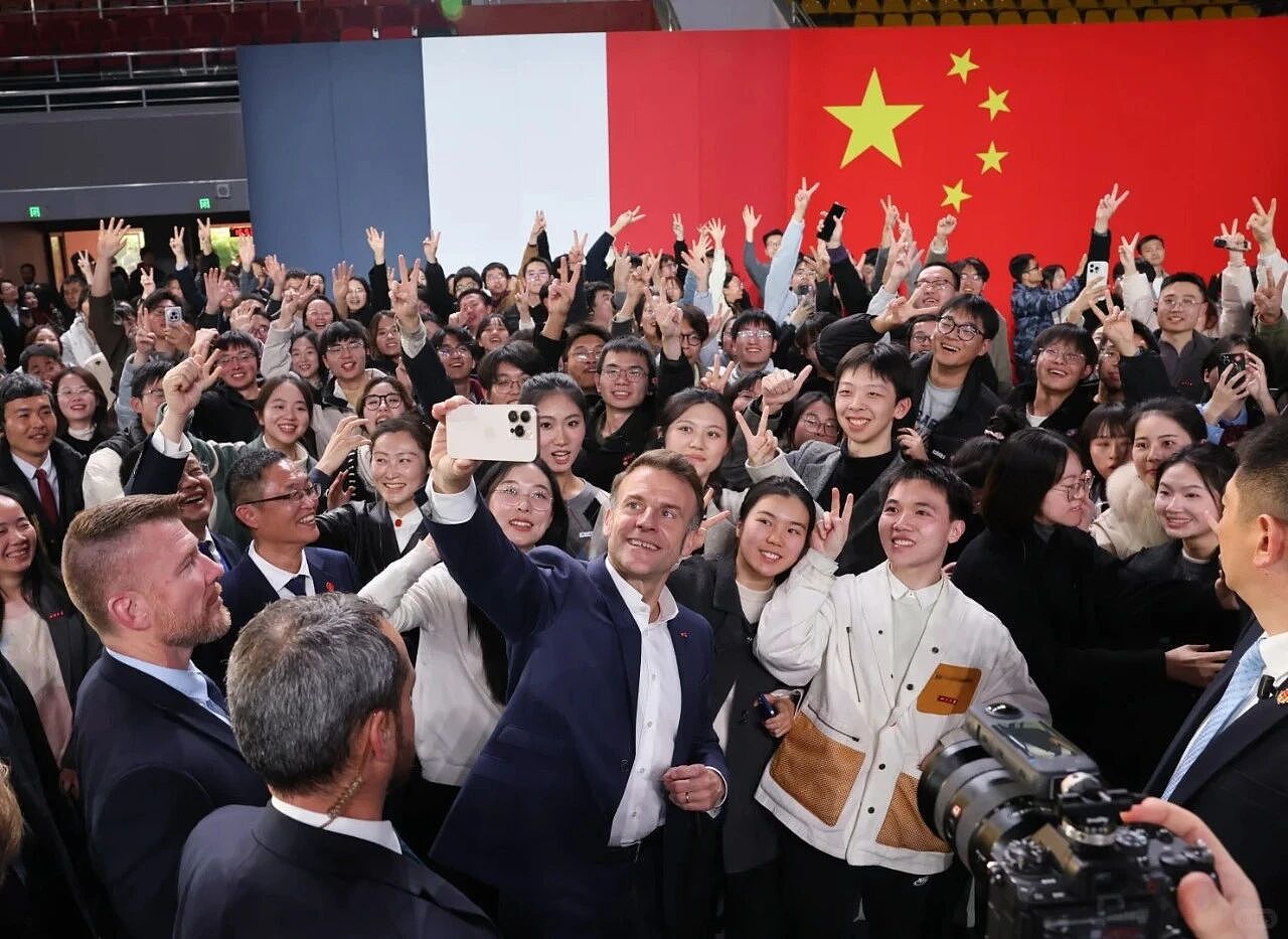 马克龙在中国找到了他心中的法国，这一刻他体验到了拿破仑的感觉（组图） - 1