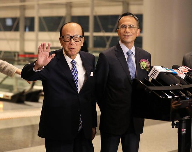 61岁李泽钜罕见现身,被问卖港口风波,他和李嘉诚一样礼貌拒回应(组图) - 11