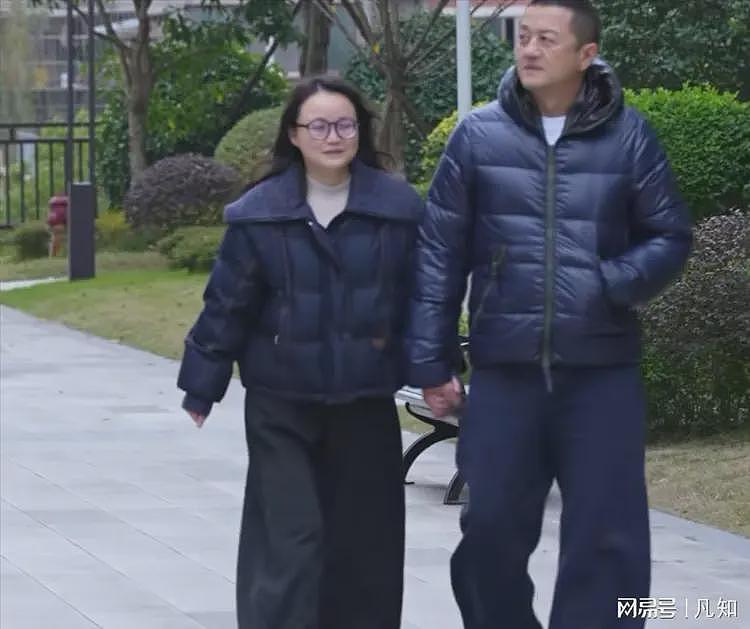李亚鹏在四川见第四个女儿，身份公开：毕业于电子科大，相拥而泣（组图） - 18