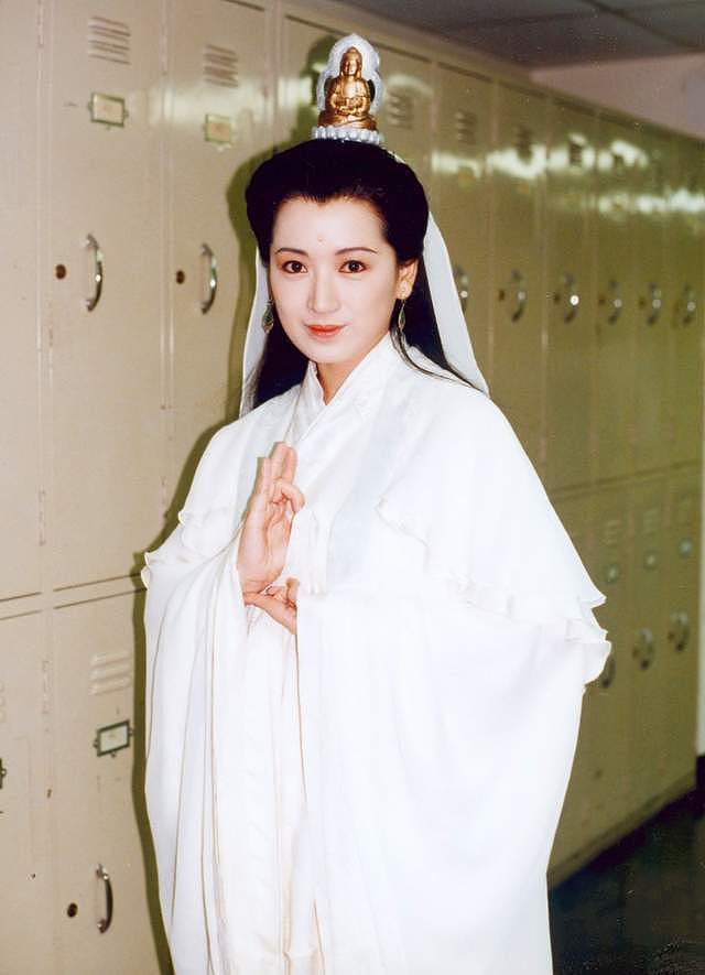 曝“最美星二代”港大硕士毕业！影视歌全面发展，超过妈妈龚慈恩（组图） - 1