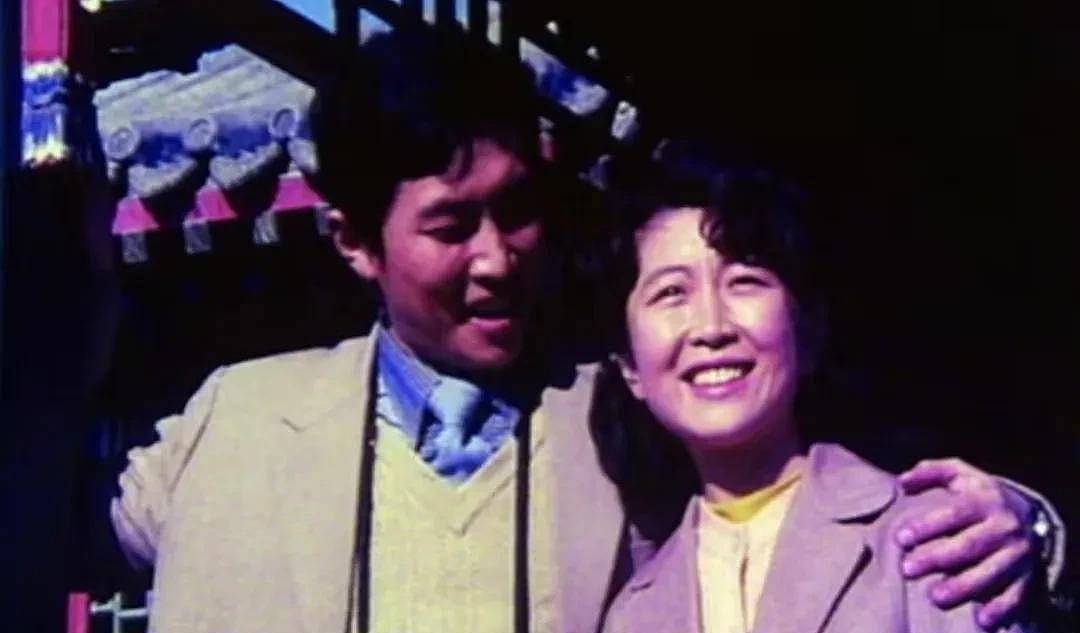 唐国强和前妻旧照，女儿很可爱，孙涛笑得很开心（组图） - 15