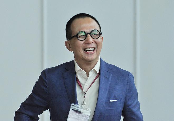 61岁李泽钜罕见现身,被问卖港口风波,他和李嘉诚一样礼貌拒回应(组图) - 10