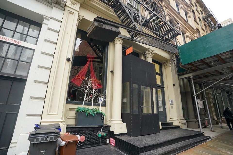 多名女性表示，最近在美国一家高档餐厅饮酒后昏厥，感觉被下药，此事引发警方调查（图） - 1