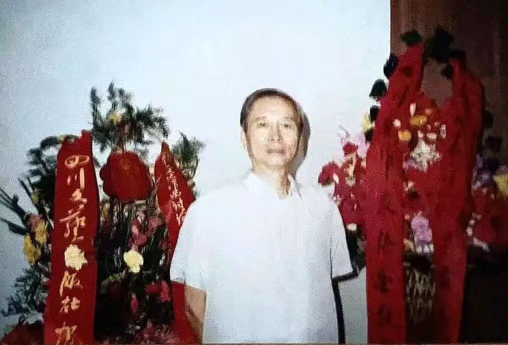 南京大屠杀最早报道者王火逝世：“我最讨厌哀乐了，我要是走了，就放一首《沂蒙山小调》给我听”（组图） - 4