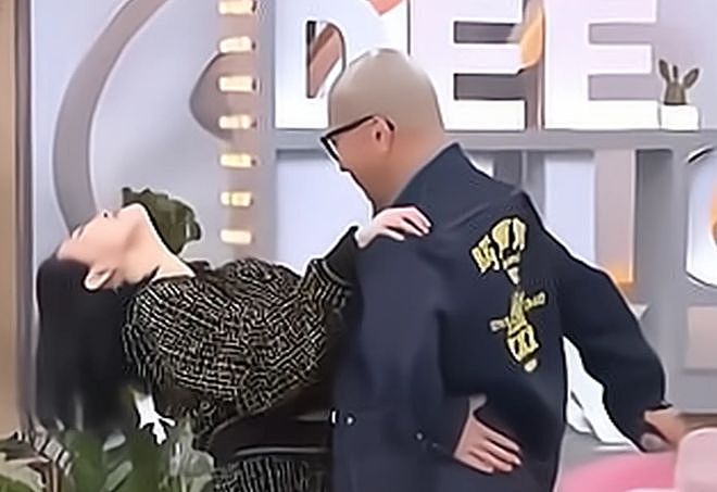 具俊晔陪小S录跨年视频，自称“都是大S的遗物”，评论区骂声一片（组图） - 13