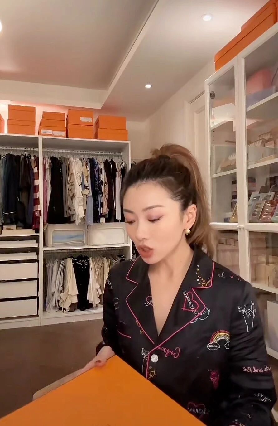 国内赚钱国外花,产品全抄别人家,富家女程晓玥终于翻车了(组图) - 31
