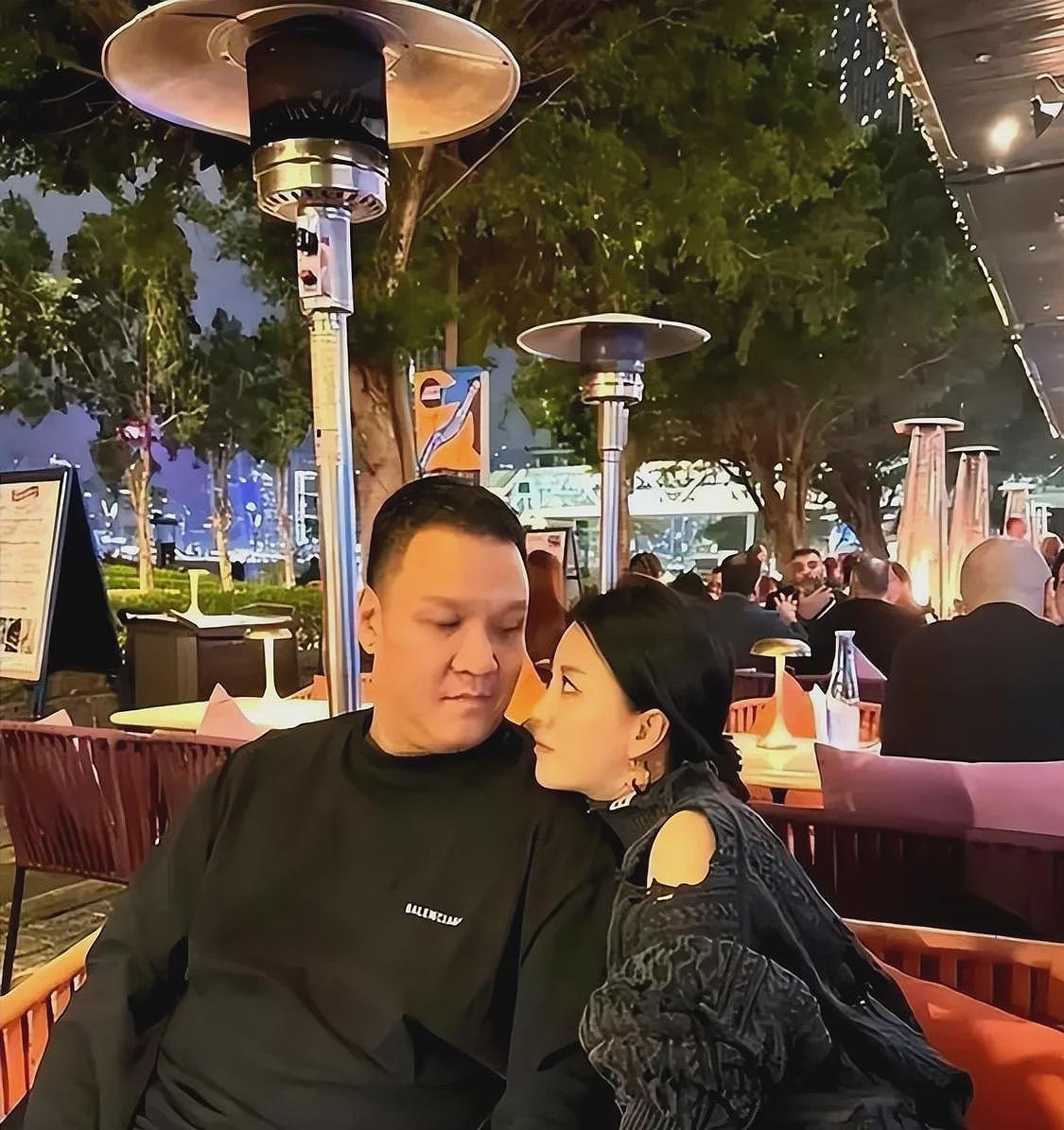 李嘉格官宣“姐弟恋”后续，前夫深夜发文已破防，评论区一片嘲讽（组图） - 32