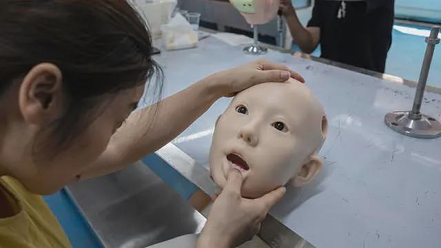 制造“儿童款”性爱娃娃的中国工厂被叫停生产（图） - 1