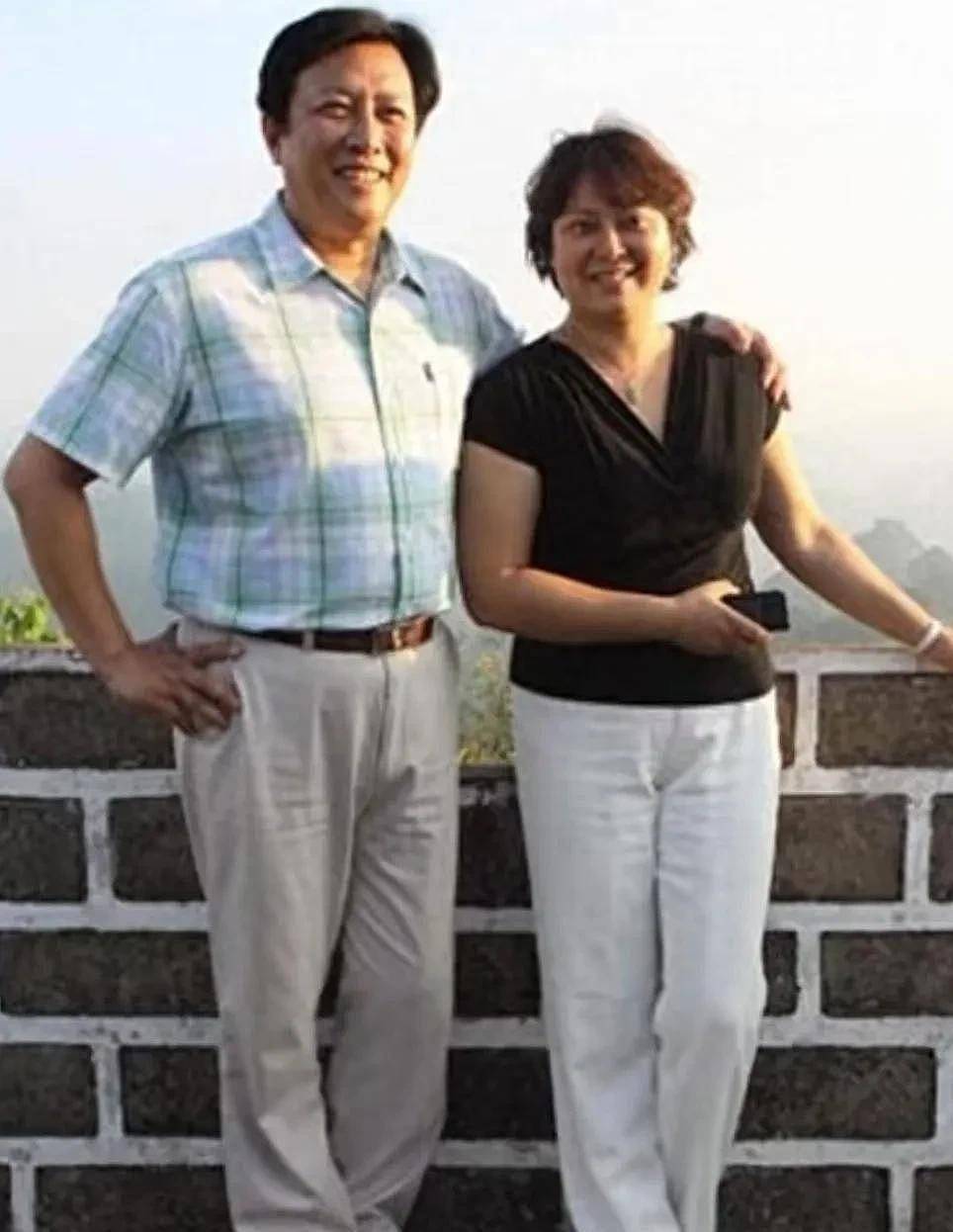 唐国强和前妻旧照，女儿很可爱，孙涛笑得很开心（组图） - 19